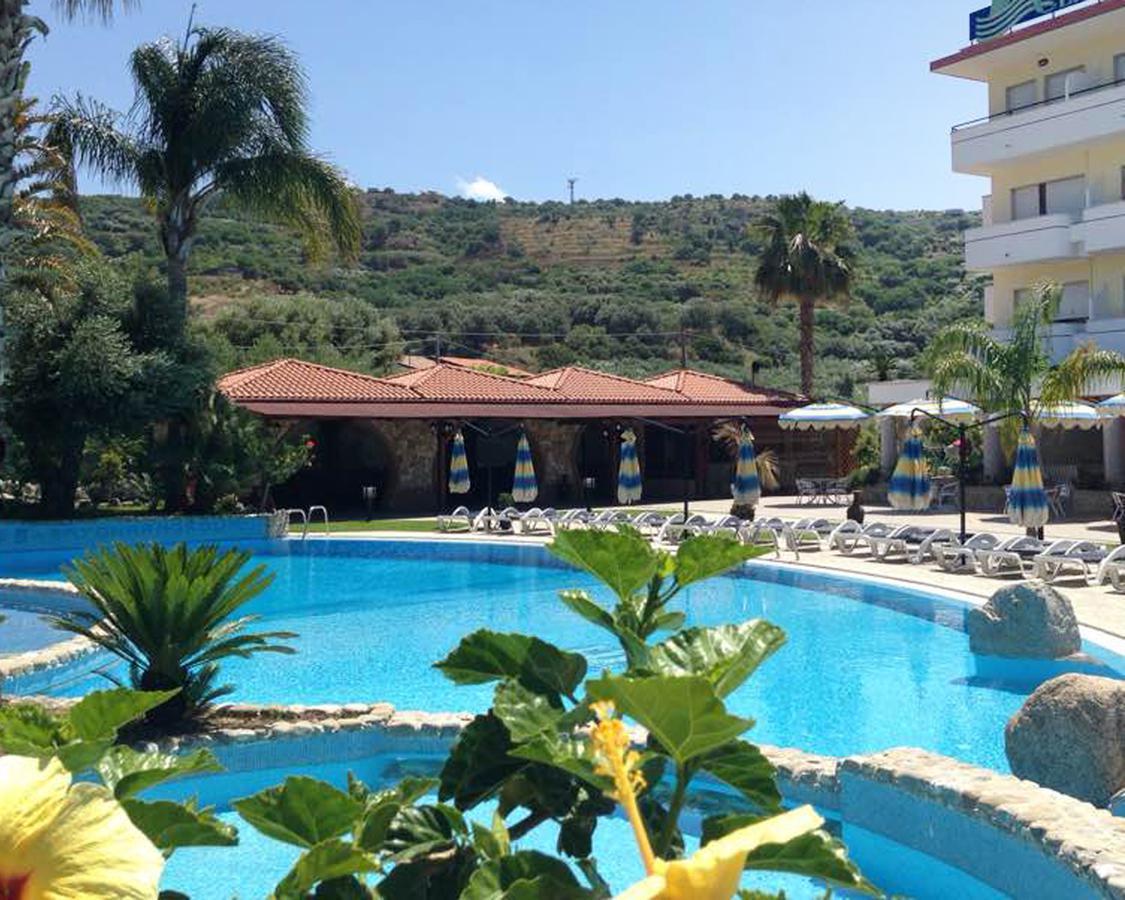 Cliffs Hotel Joppolo Bagian luar foto